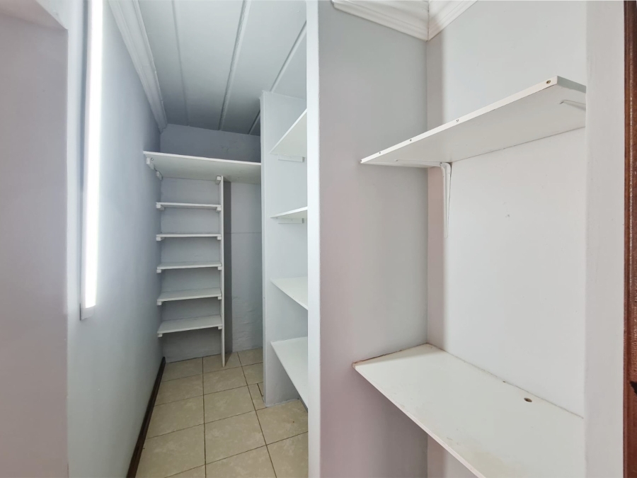 To Let 2 Bedroom Property for Rent in Ifafi North West